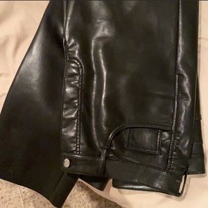 Cropped Aritzia Melina Pant